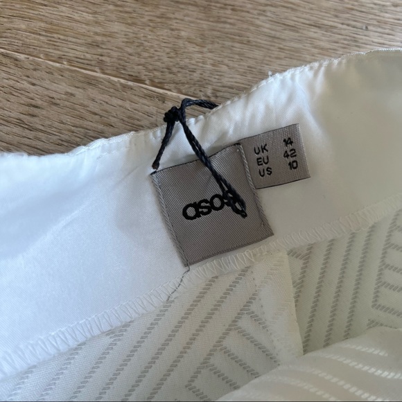 NWT Quilted white peplum skirt - Picture 7 of 7